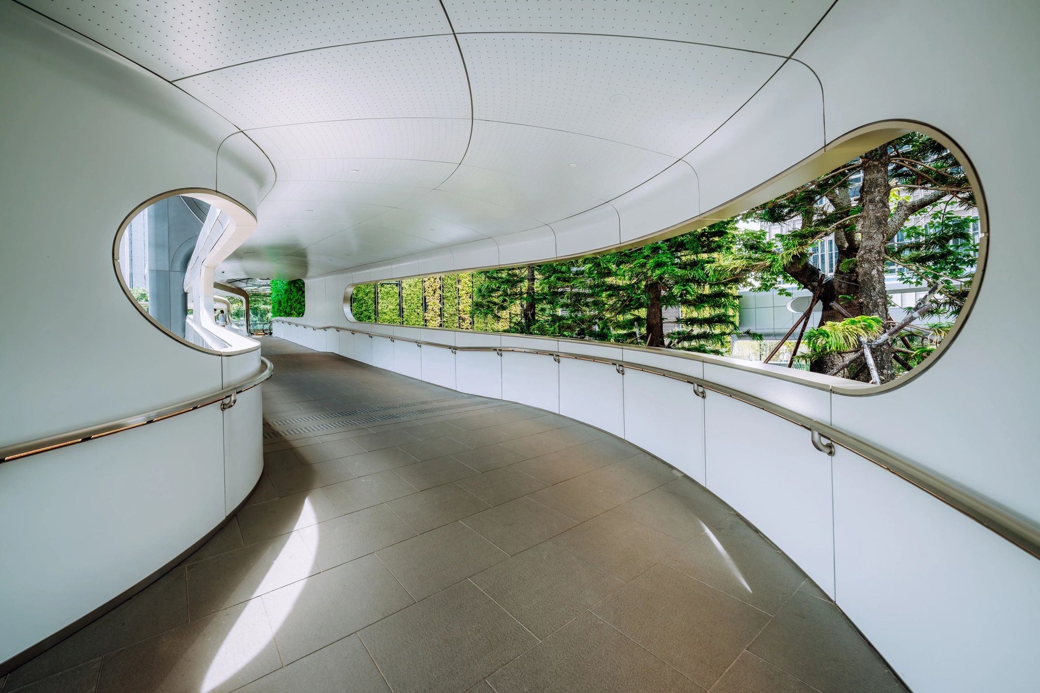 Sleek sustainable urban structure